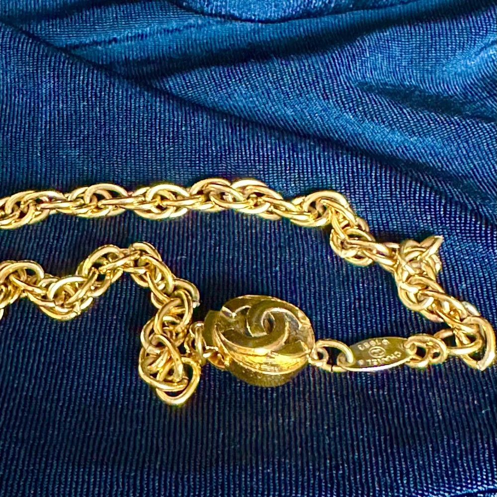 Chanel 1983 24kt Plated Gold Chain Necklace - Picture 4 of 6
